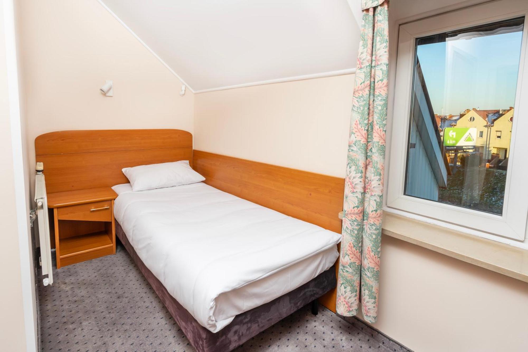 Hotel Victory Home วอร์ซอ ภายนอก รูปภาพ