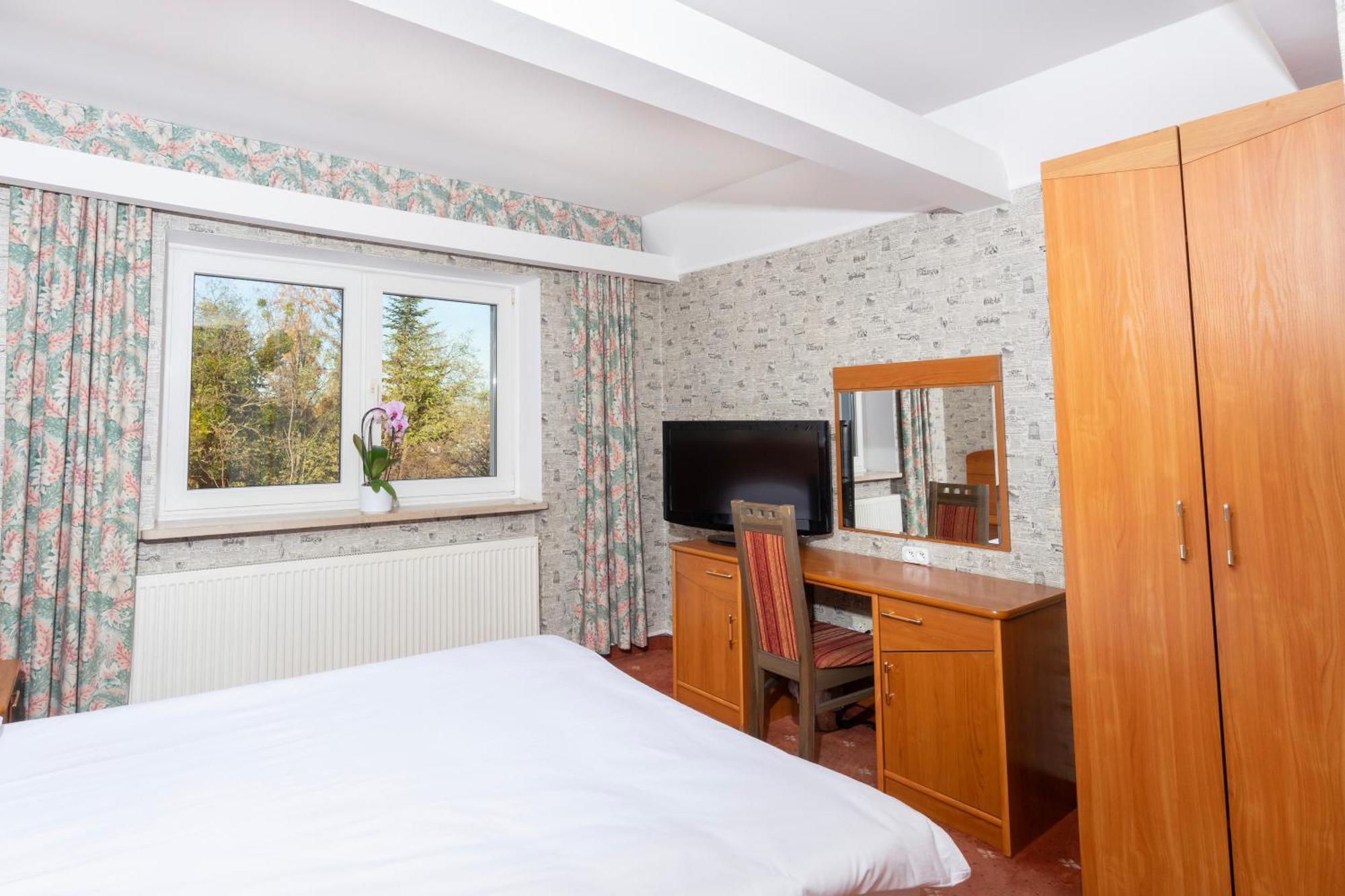 Hotel Victory Home วอร์ซอ ภายนอก รูปภาพ
